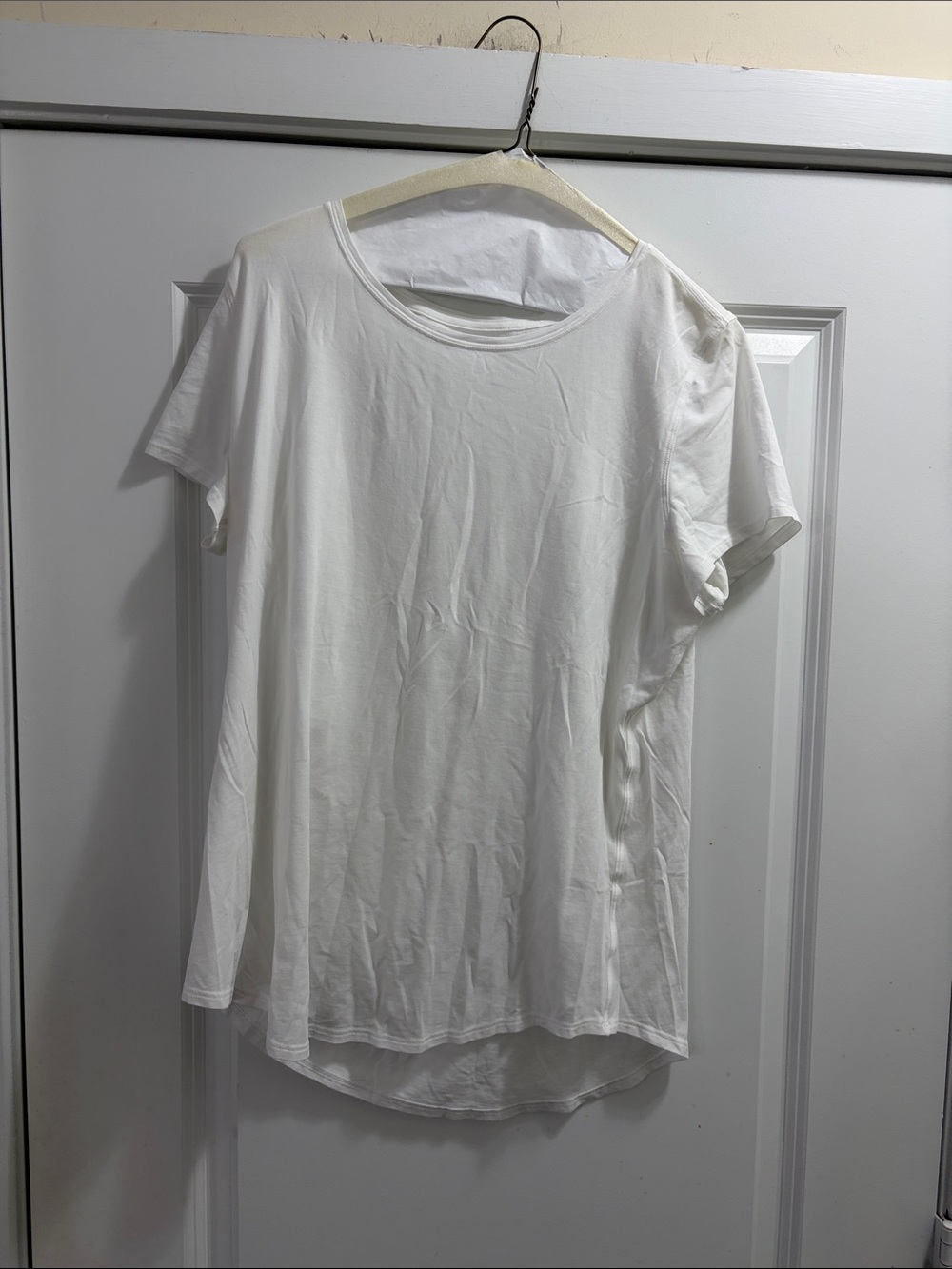 Lululemon sz 12 Classic Women's White Crewneck Short-Sleeve Top